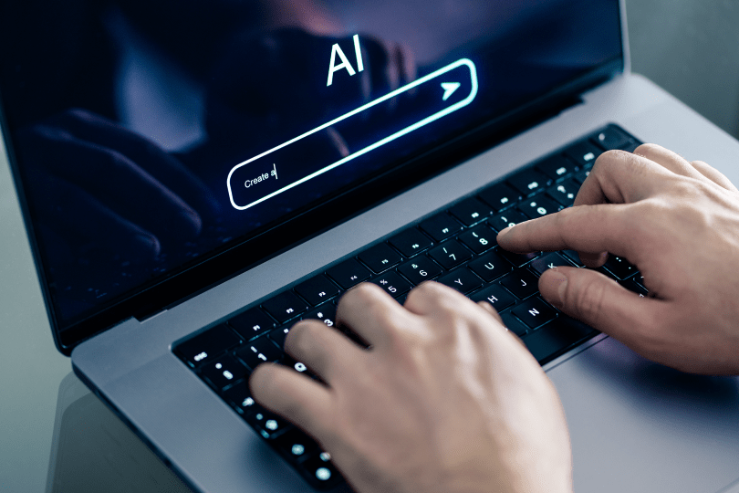 Un utente interagisce con un chatbot