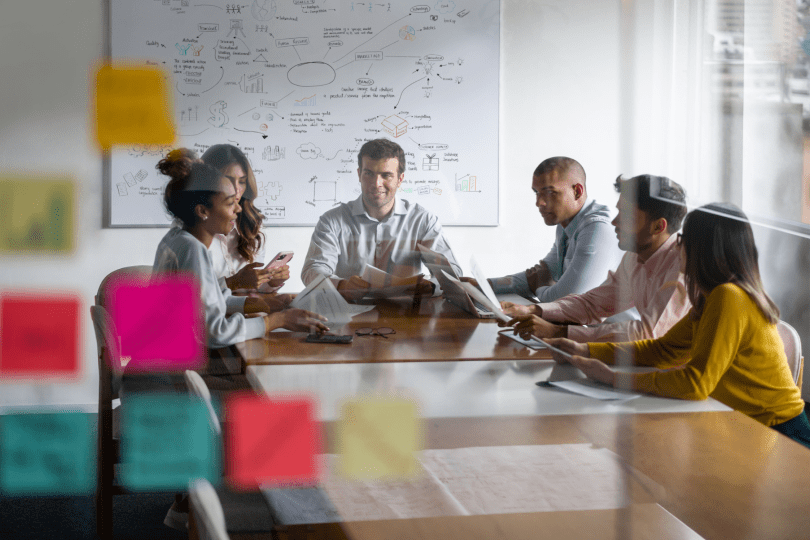 un team di marketing che adotta la metodologia agile